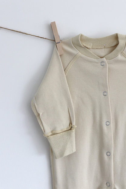 Gift shopping for infant essentials, you have found the best neutral tone unisex sleepsuit onesie, that is especially perfect for sensitive skin and newborn skin rash. 